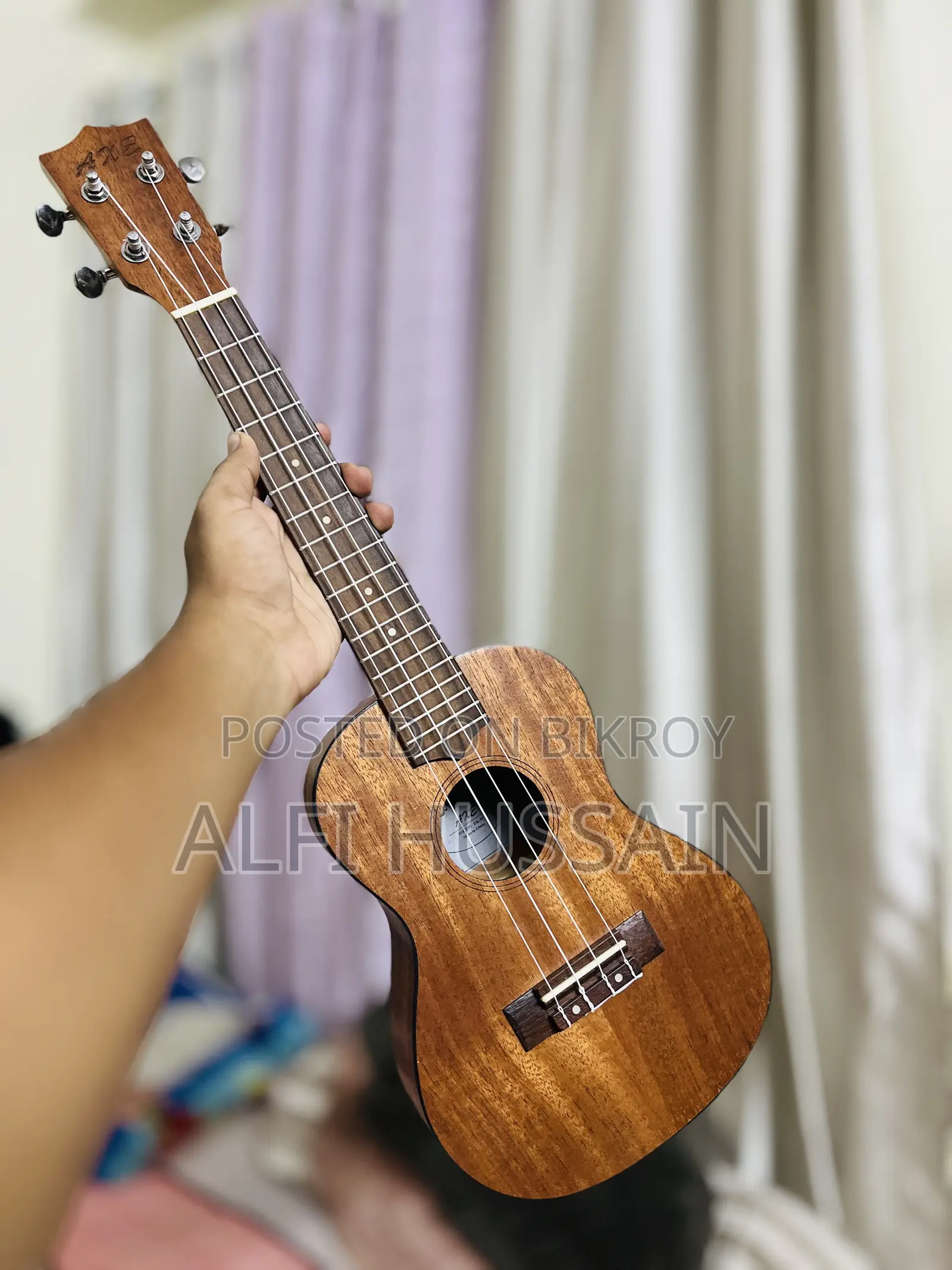 Axe-Ukulele 24 Inch Concert Size