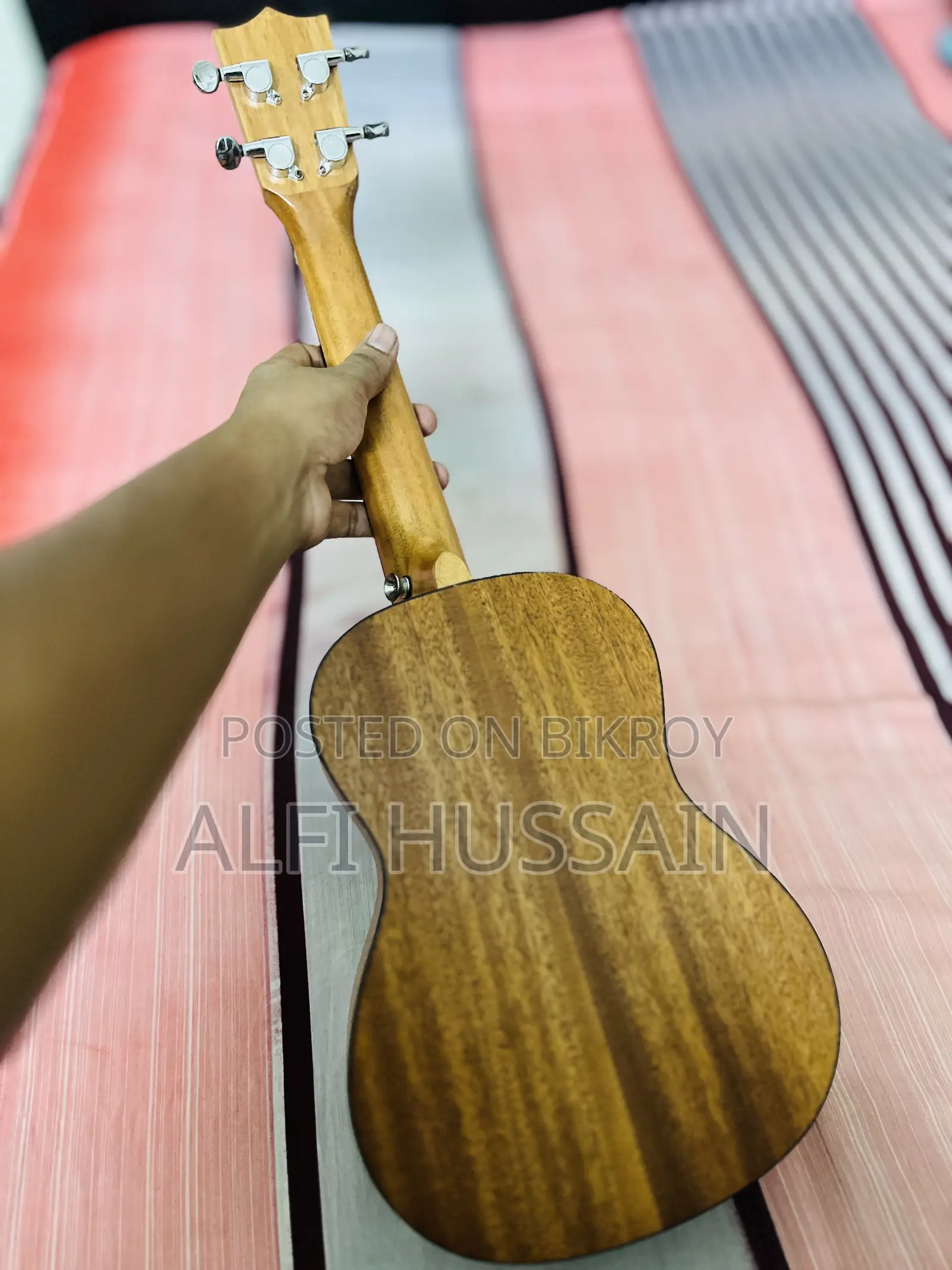 Axe-Ukulele 24 Inch Concert Size