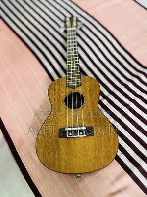 Axe-Ukulele 24 Inch Concert Size