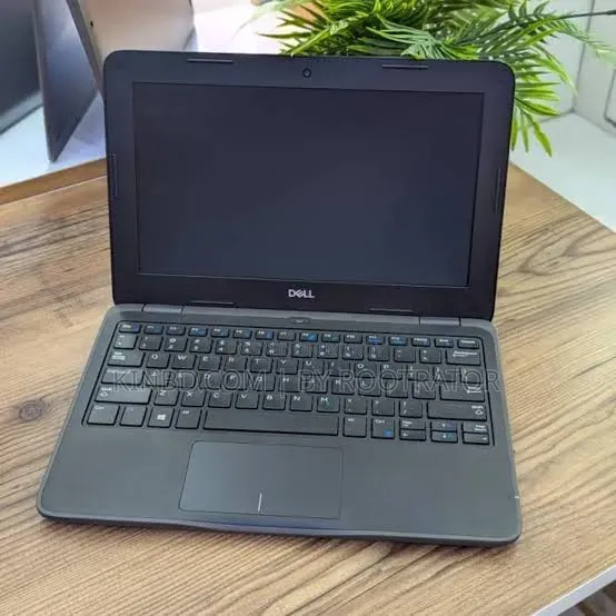Laptop Dell Latitude 3190 2-in-1 8GB Intel Core i5 SSD 128GB