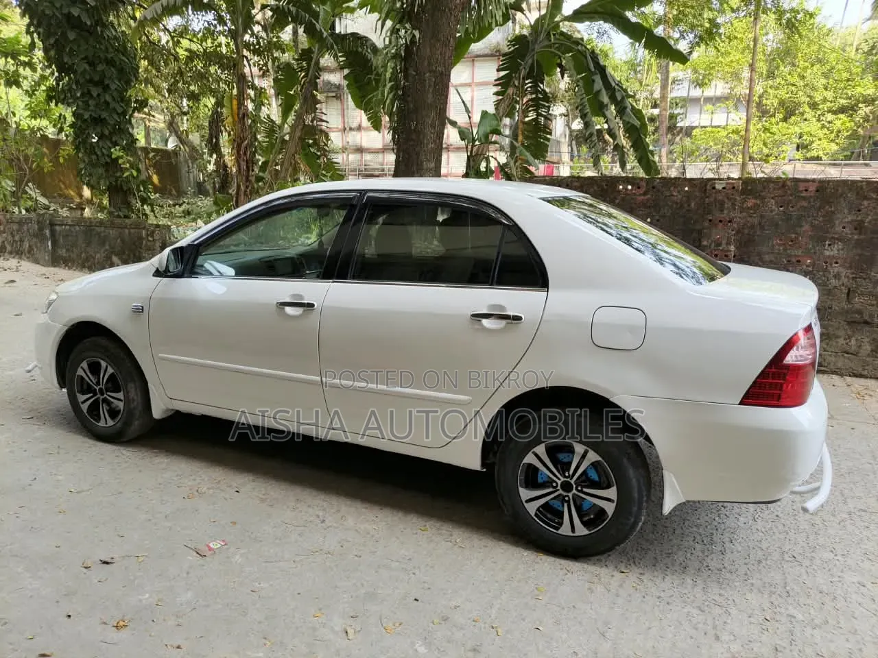 Toyota Corolla Sedan 2004 White