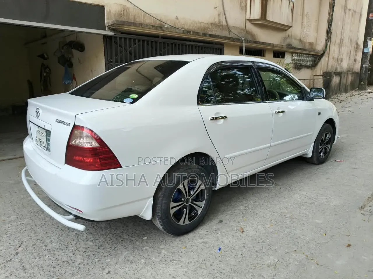 Toyota Corolla Sedan 2004 White