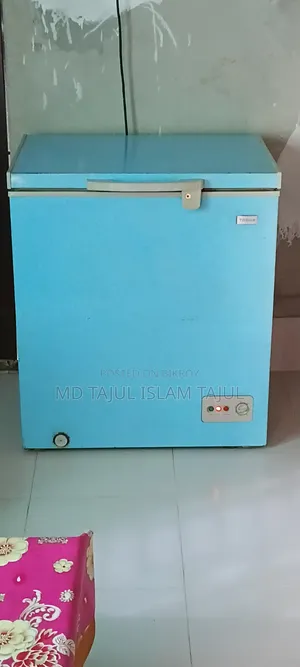 A used deep freezer will be sold.