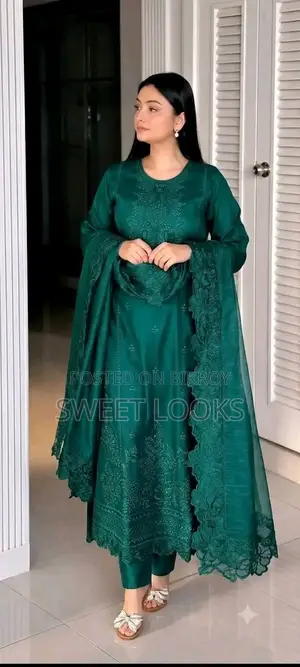 এমব্রয়ডারি থ্রি পিস