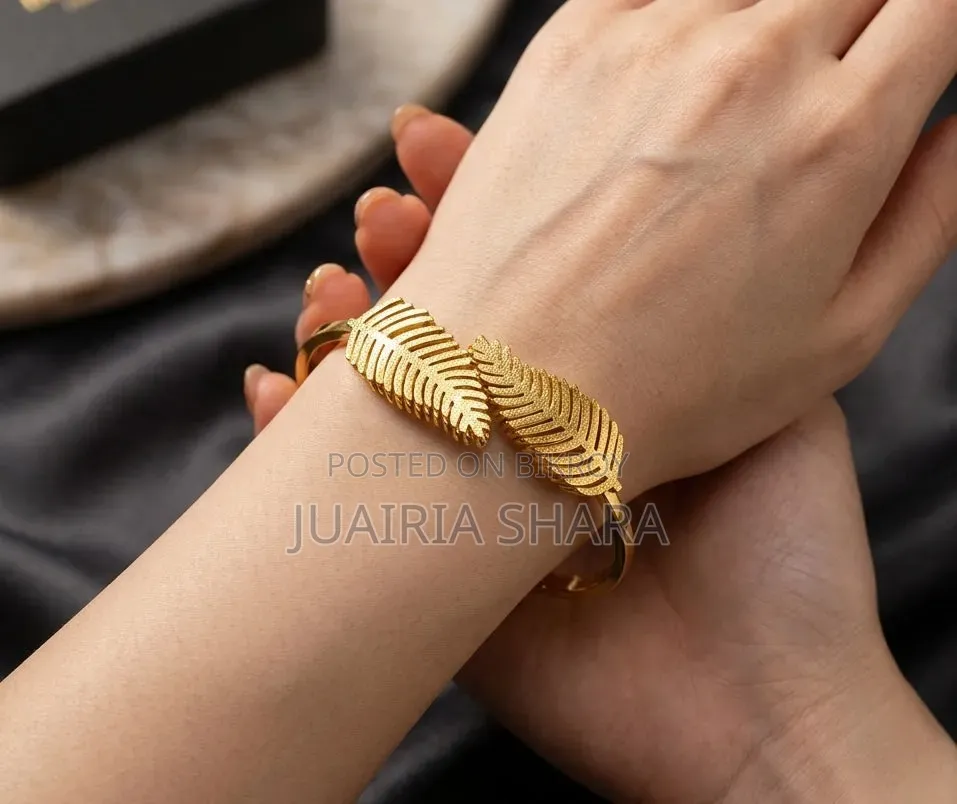 Fashionable Bracelet