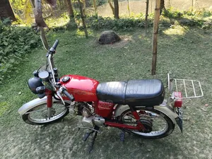 ইয়ামাহা ১৯৮৬ রেড