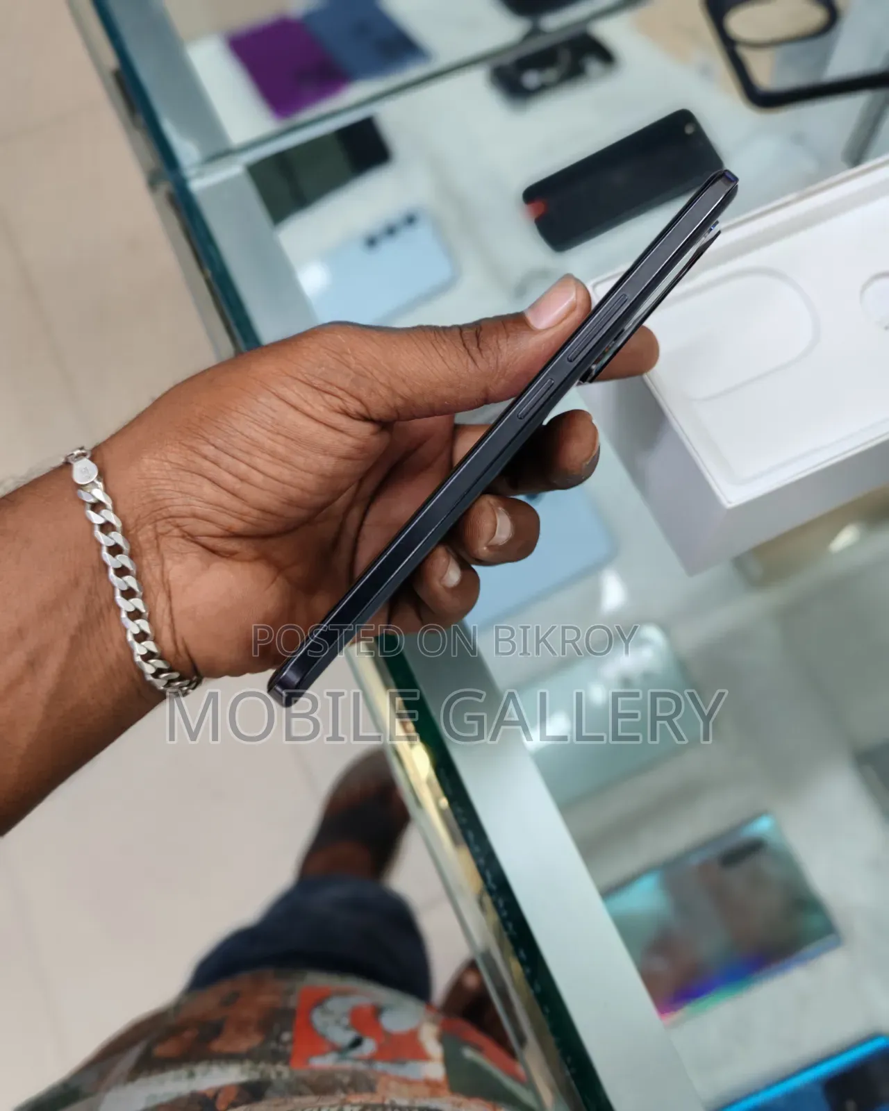 অনার ২০০ ২৫৬ জিবি কালো