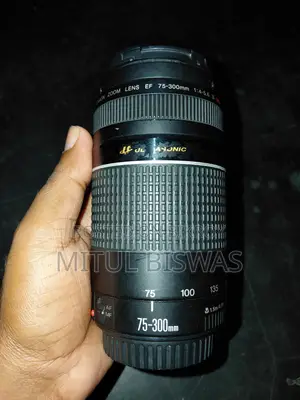​অসাধারণ ফ্রেশ কন্ডিশনের Canon EF 75-300mm F/4-5.6 III (USM)