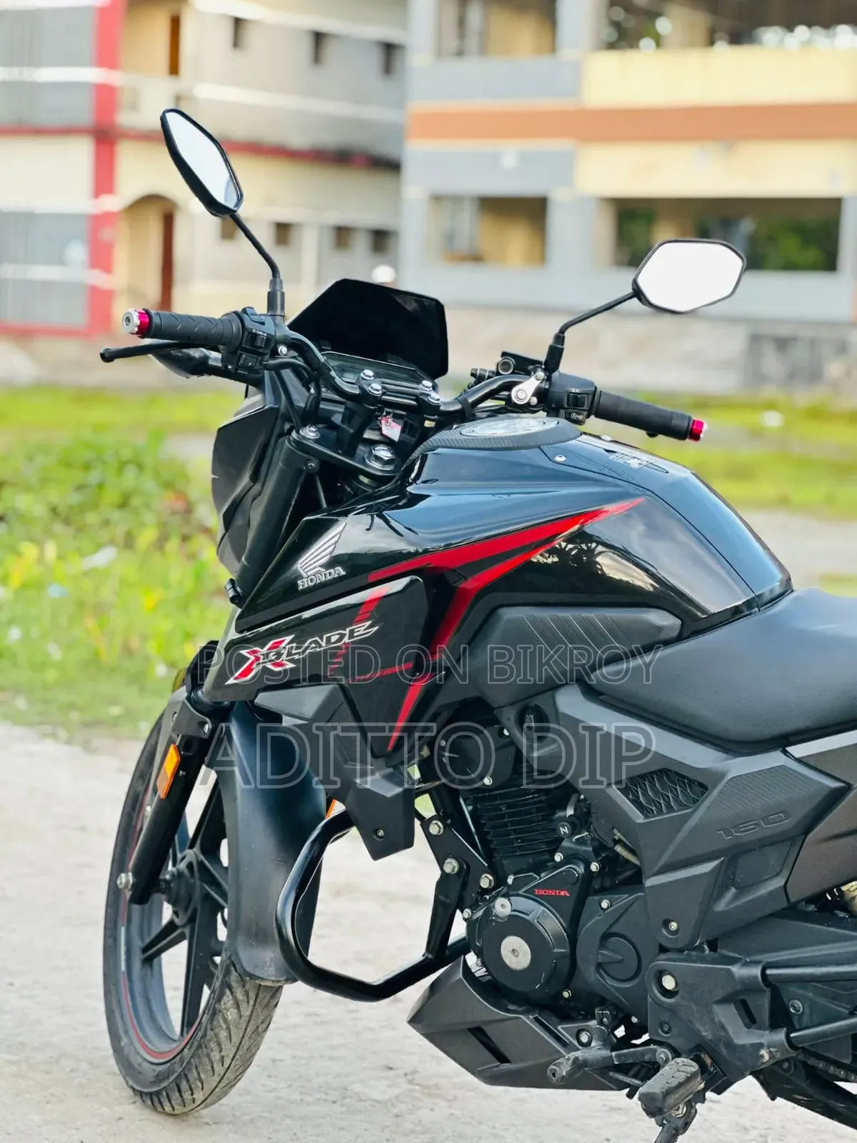 হোন্ডা এক্স-ব্লেড ১৬০ ২০২৪ কালো
