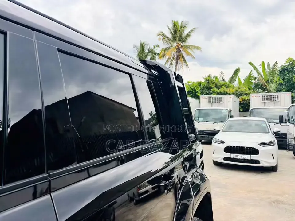Land Rover Defender 75th Edition 2023 Black