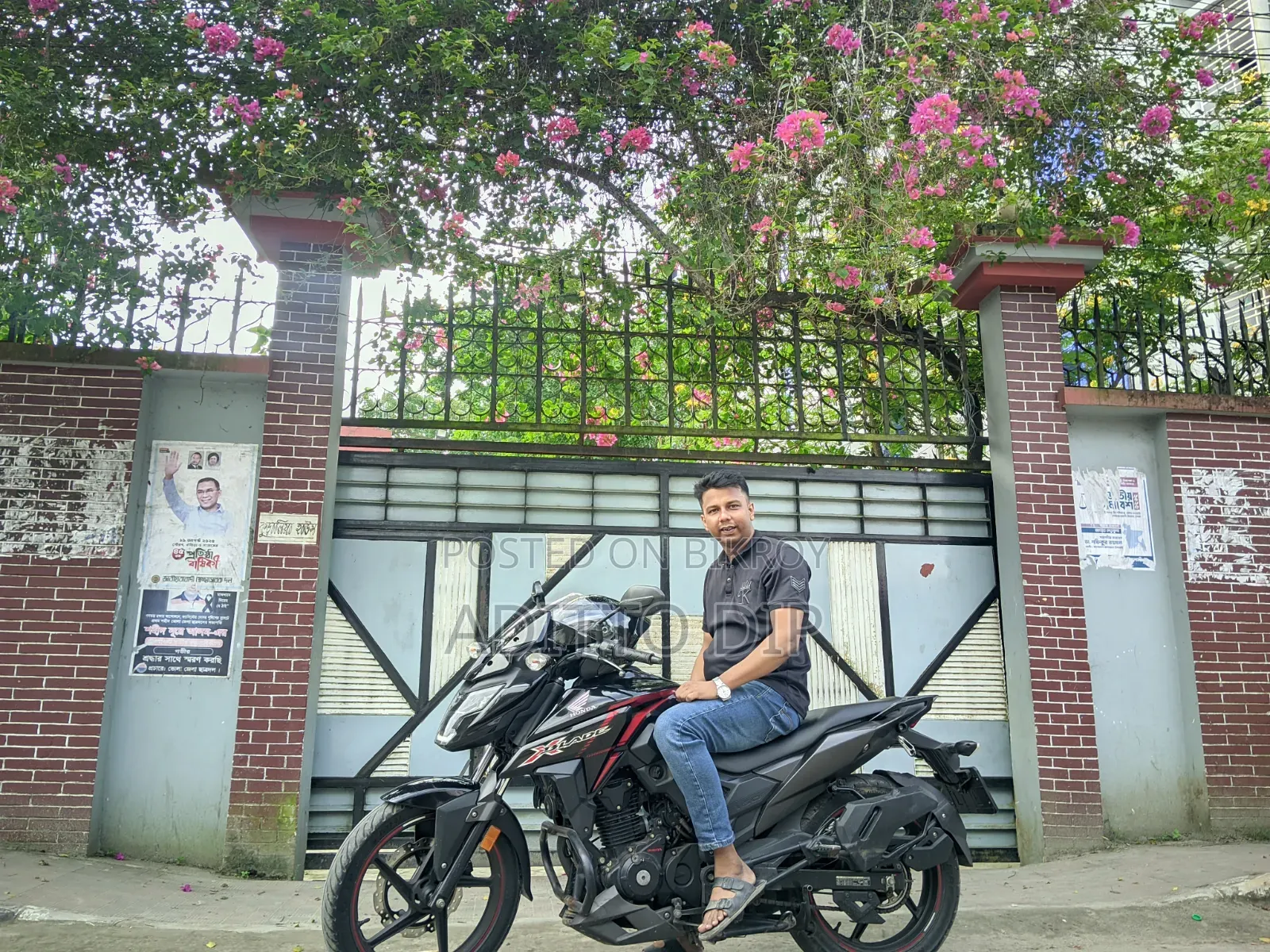 হোন্ডা এক্স-ব্লেড ১৬০ ২০২৪ কালো
