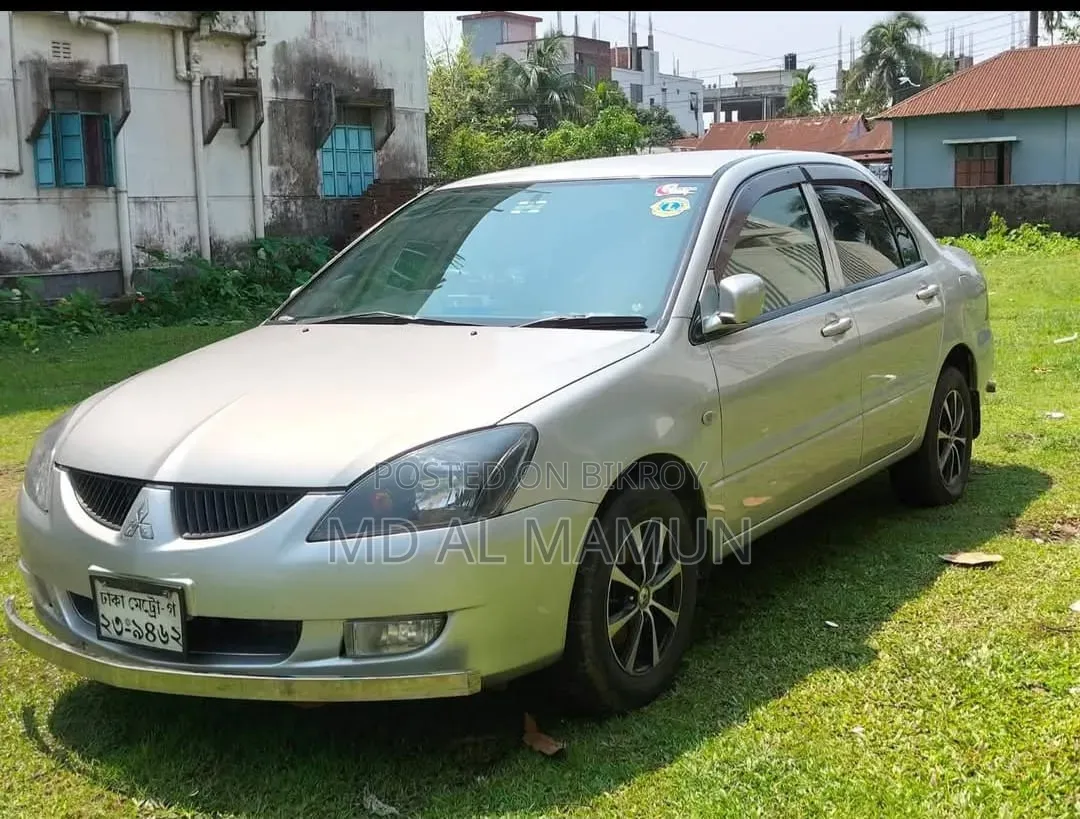মিতসুবিশি ল্যান্সার ২০০৩ সিলভার
