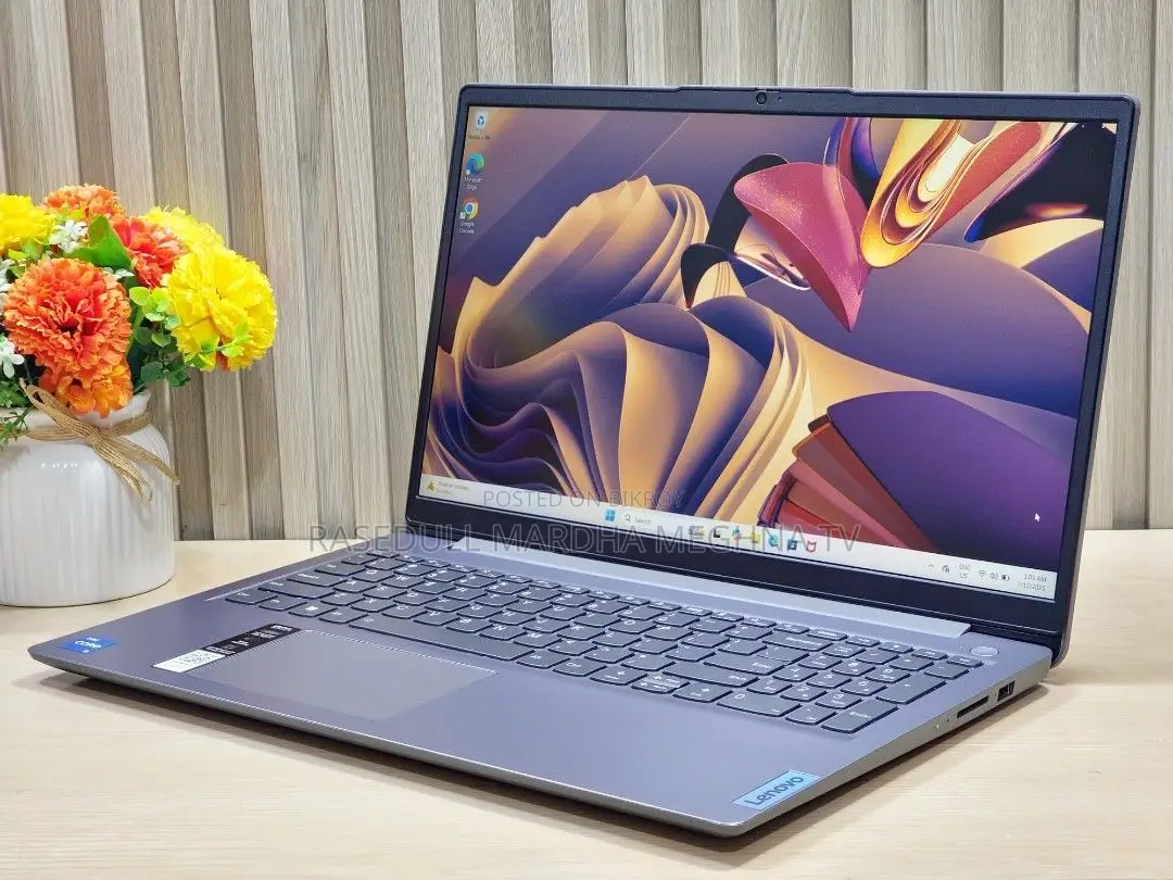 Laptop Lenovo 4GB Intel SSD 500GB