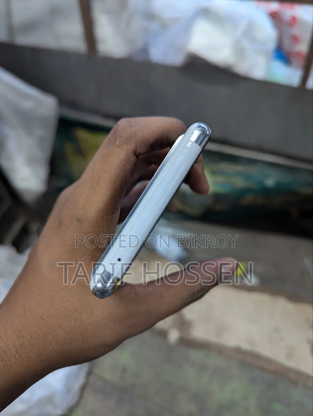 নতুন ইএল ১২৮ জিবি সাদা