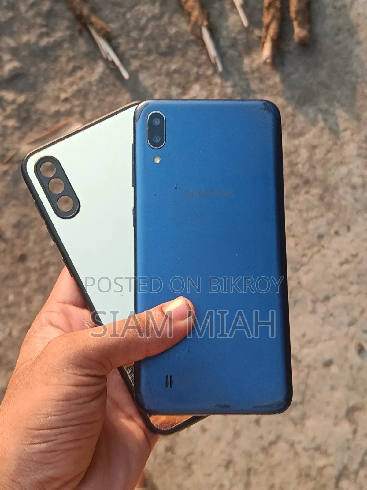 New Samsung Galaxy M10 32 GB Blue
