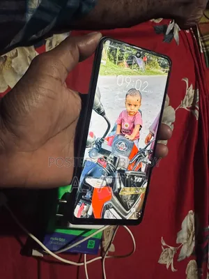 ইনফিনিক্স হট ৩০ ১২৮ জিবি হোয়াইট