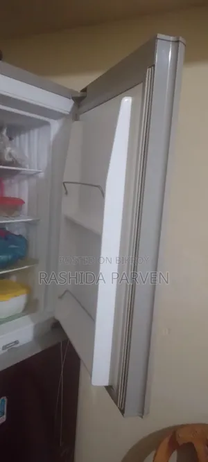 ১৮ সেফটি ফ্রিজ বিক্রি করা হবে মিনিস্টার কোম্পানি ।