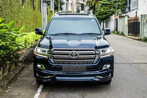 Toyota Land Cruiser 4.5 V8 VXR 2017 Blue