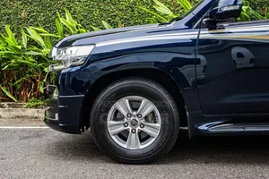 Toyota Land Cruiser 4.5 V8 VXR 2017 Blue
