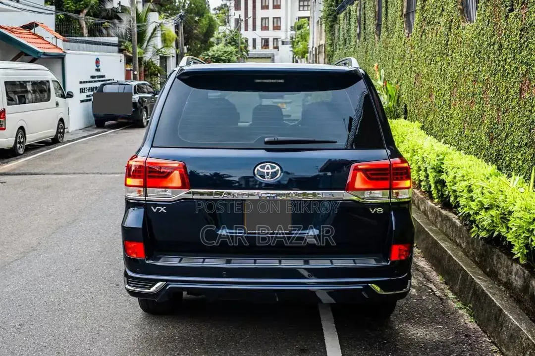 Toyota Land Cruiser 4.5 V8 VXR 2017 Blue