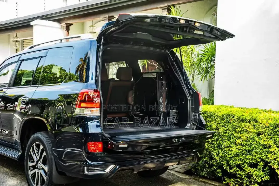 Toyota Land Cruiser 4.5 V8 VXR 2017 Blue