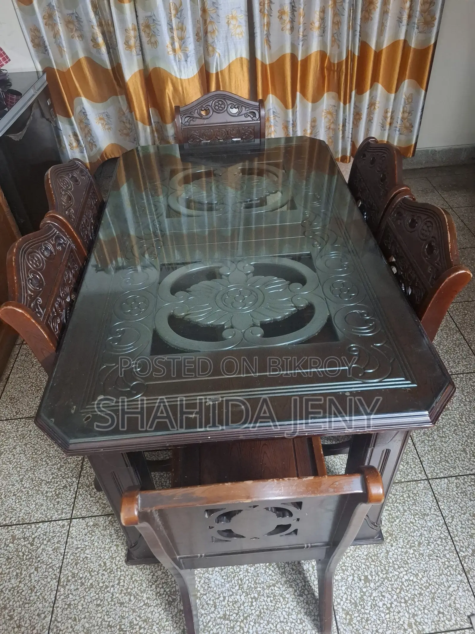 6-Seater Dining Table