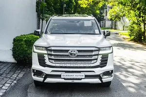 New Toyota Land Cruiser LC300 2025 White
