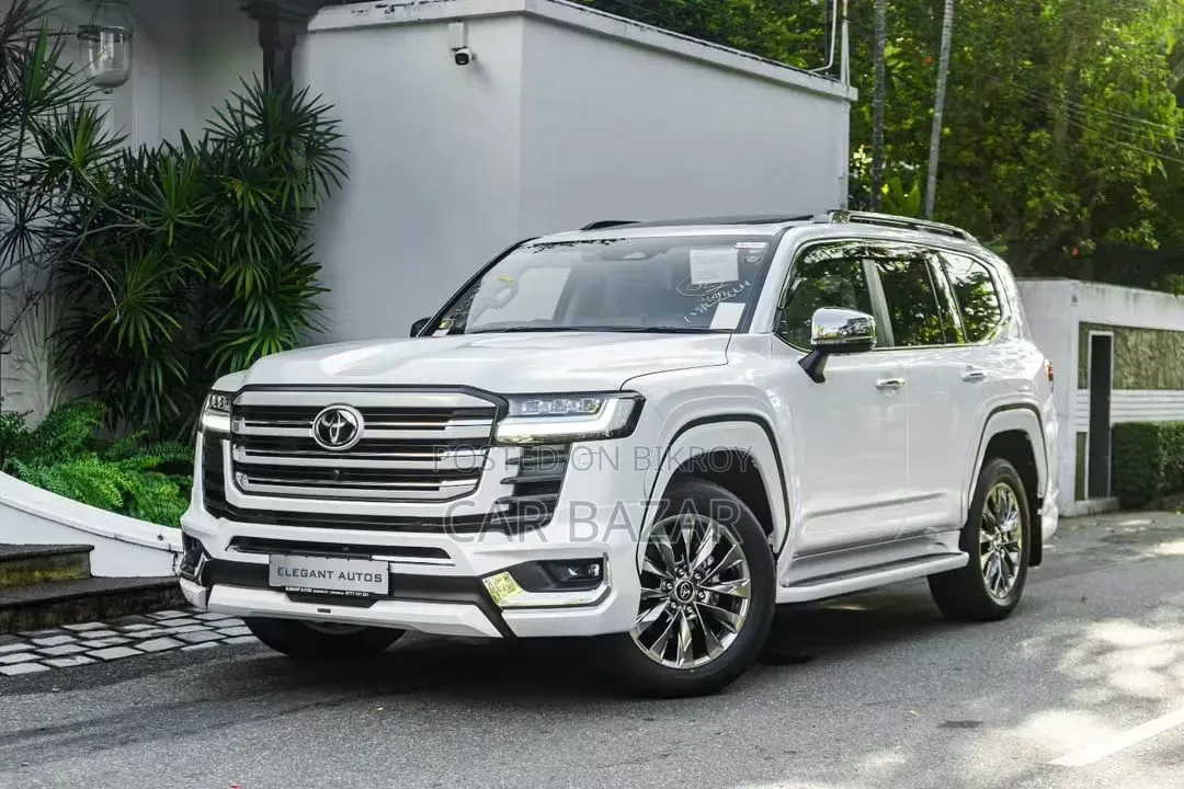 New Toyota Land Cruiser LC300 2025 White