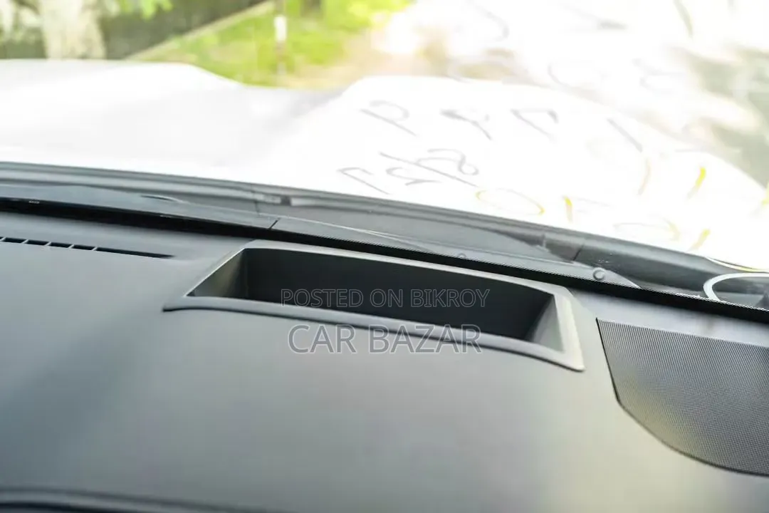 New Toyota Land Cruiser LC300 2025 White