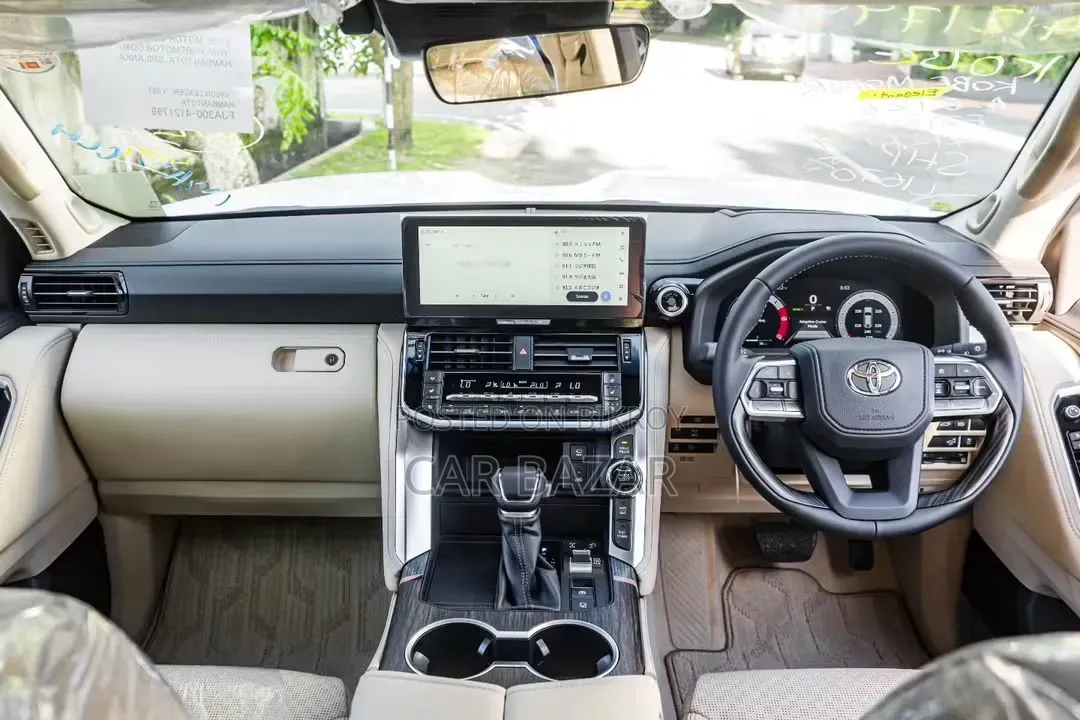 New Toyota Land Cruiser LC300 2025 White