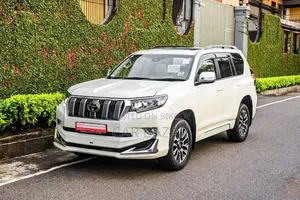 Toyota Land Cruiser Prado Kakadu 2023 White