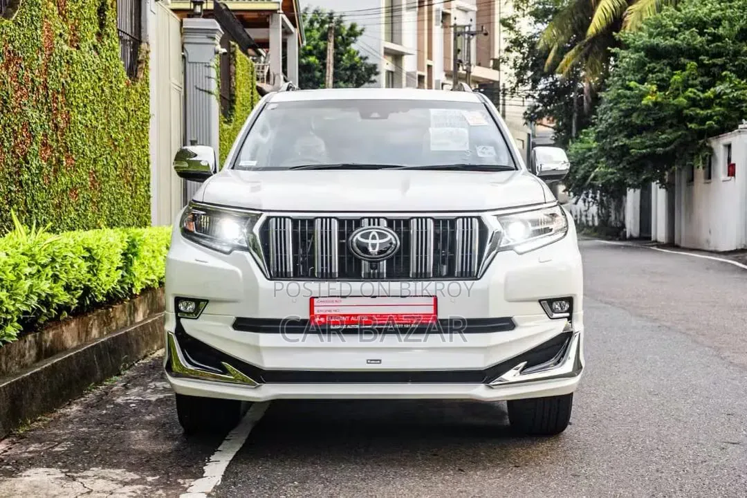 Toyota Land Cruiser Prado Kakadu 2023 White