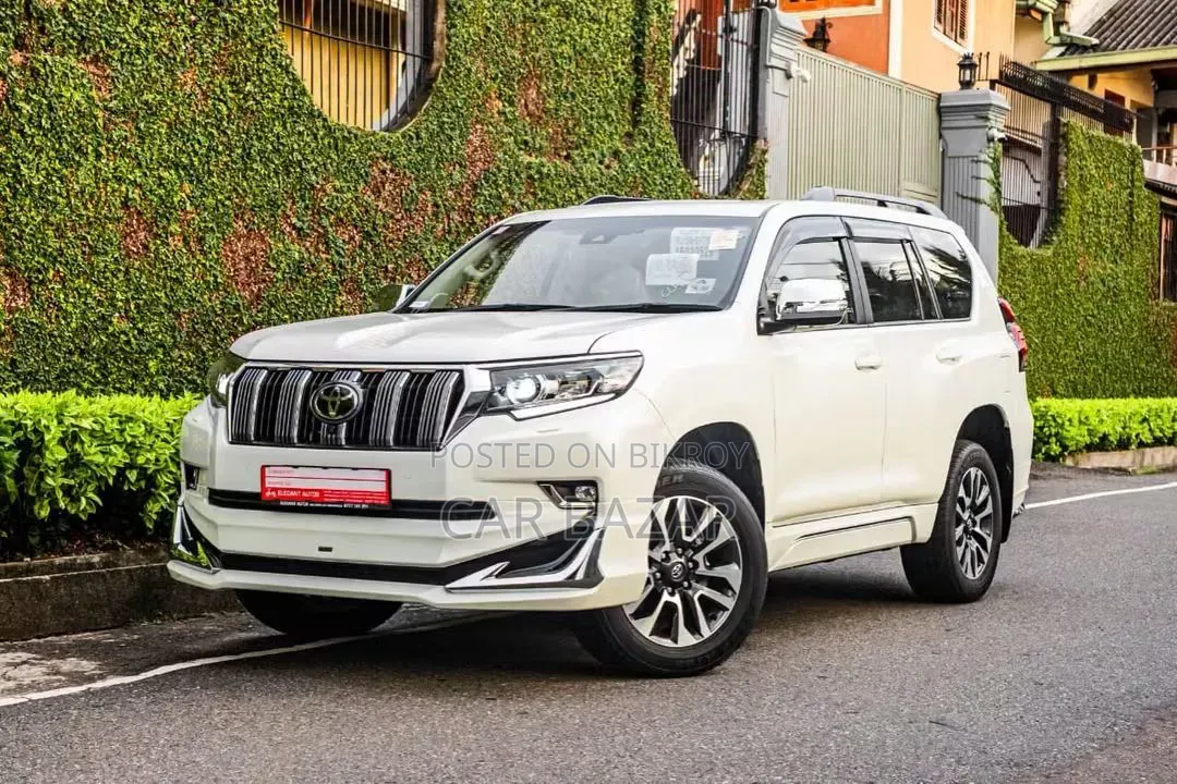 Toyota Land Cruiser Prado Kakadu 2023 White