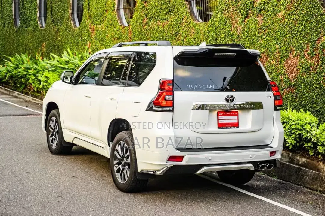 Toyota Land Cruiser Prado Kakadu 2023 White