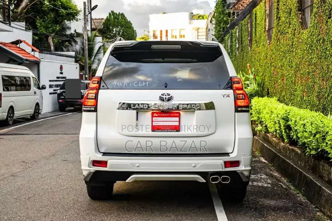 Toyota Land Cruiser Prado Kakadu 2023 White