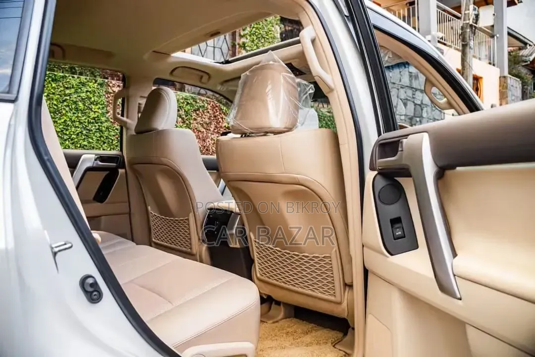 Toyota Land Cruiser Prado Kakadu 2023 White