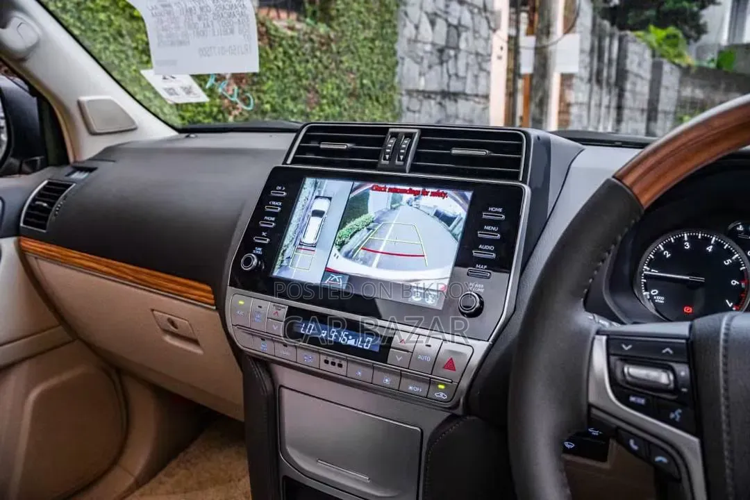 Toyota Land Cruiser Prado Kakadu 2023 White