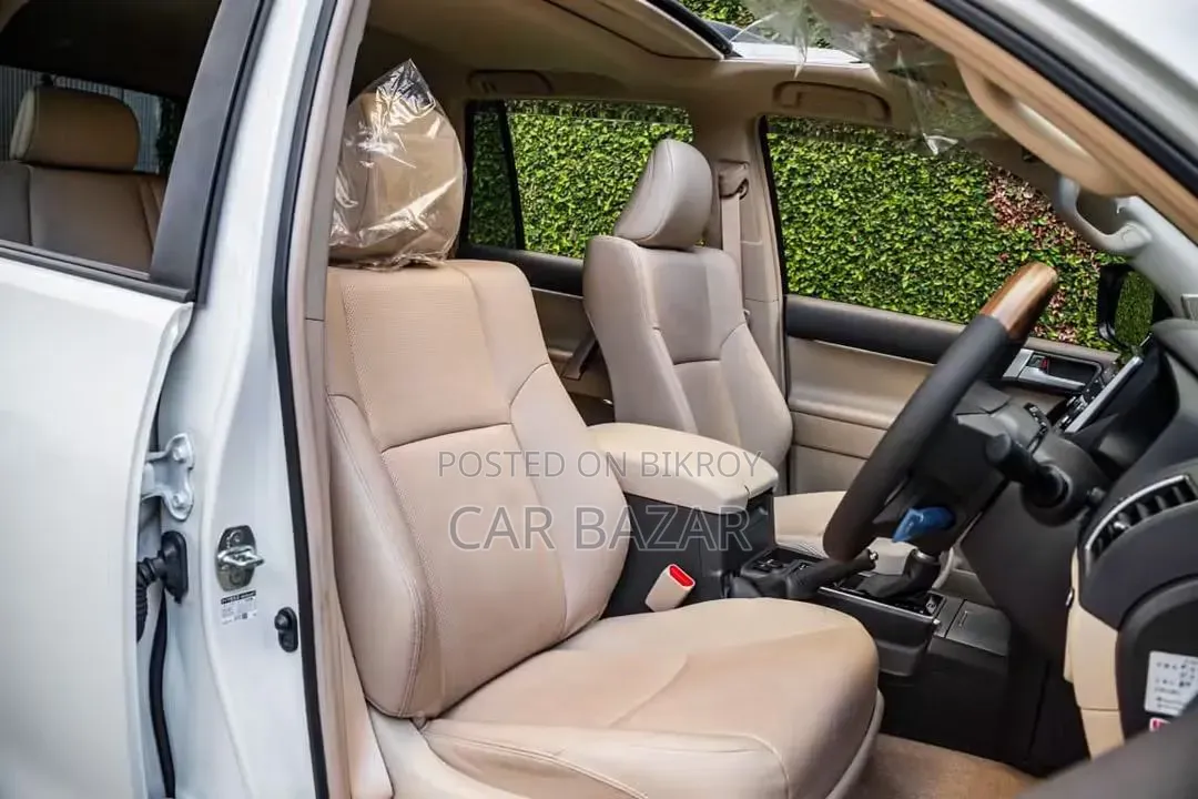 Toyota Land Cruiser Prado Kakadu 2023 White