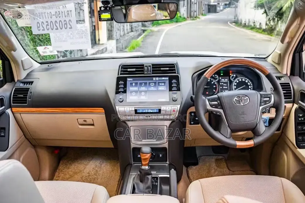Toyota Land Cruiser Prado Kakadu 2023 White