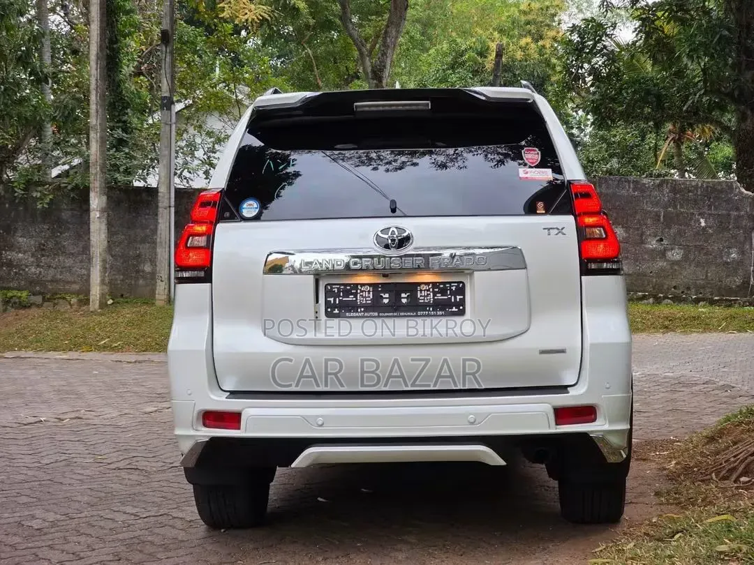 Toyota Land Cruiser Prado 2.7 2023 Pearl
