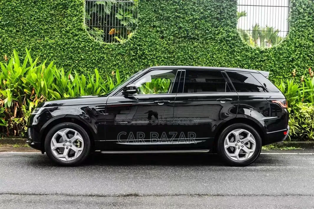 ল্যান্ড রোভার রেঞ্জ রোভার স্পোর্ট ২০২১ ব্ল্যাক