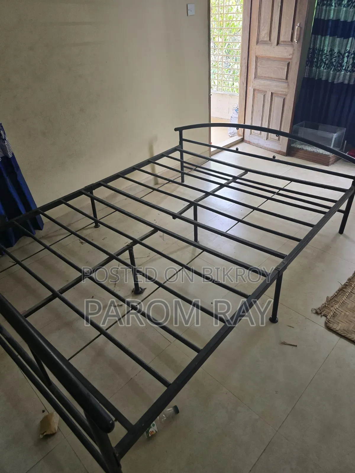 OTOBI Bed (6.5x5 Feet)