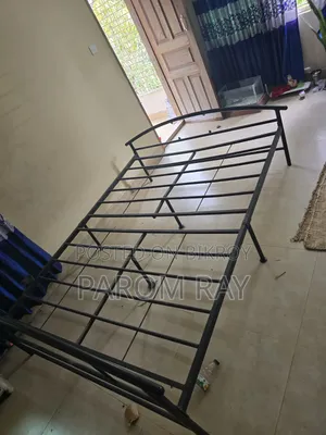 OTOBI Bed (6.5x5 Feet)