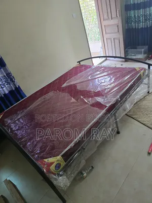 OTOBI Bed (6.5x5 Feet)
