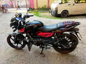 বাজাজ পালসার ১৫০ ২০১৮ ব্ল্যাক