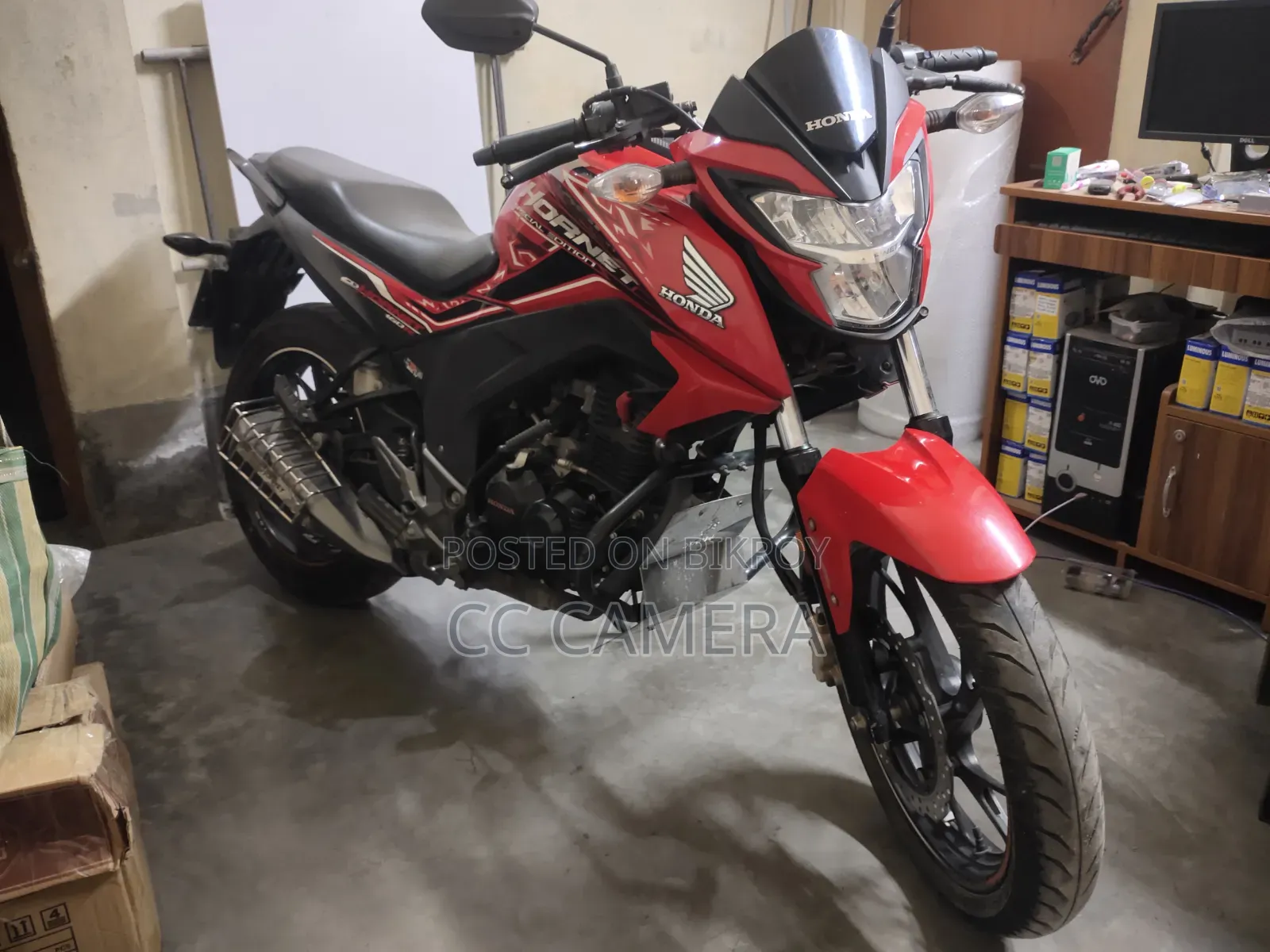 Honda Hornet 2022 Orange
