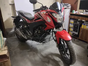 Honda Hornet 2022 Orange