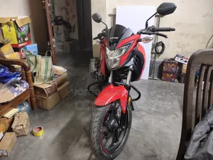 Honda Hornet 2022 Orange