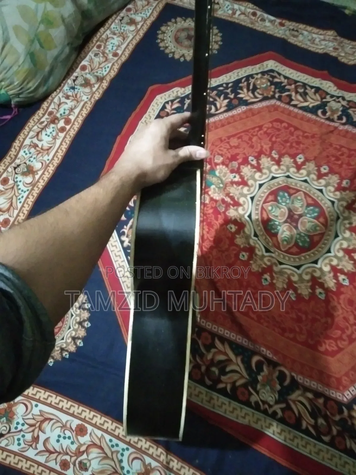 সিগনেচার মডেল ৪৬৫ গিটার