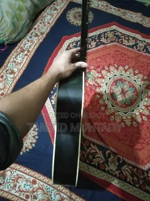 সিগনেচার মডেল ৪৬৫ গিটার
